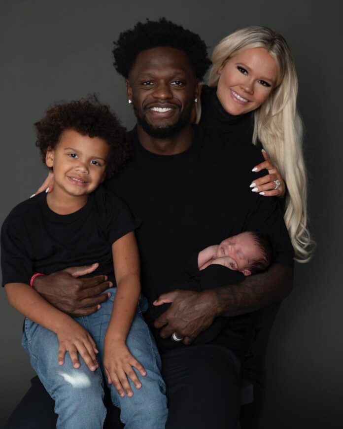 julius randle wife and son